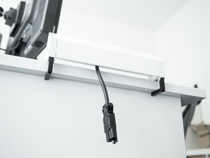 Bachmann DESK 2 2x Steckdose 1x Custom weiß (902.203) GST 18 Stecker Bachmann DESK 2 2x Steckdose 1x Custom weiß (902.203) GST 18 Stecker