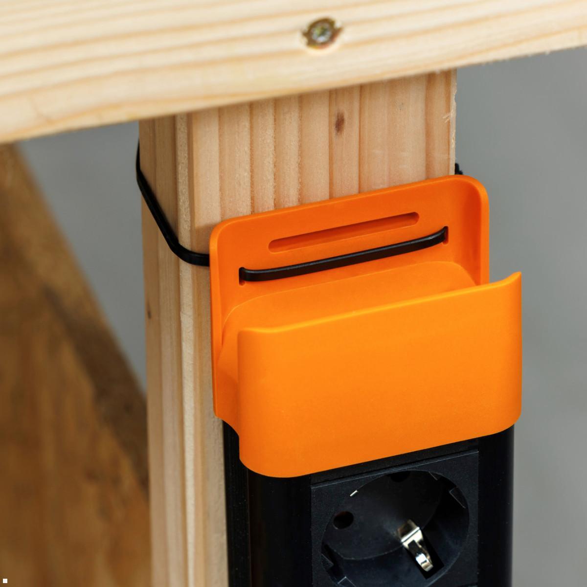 Bachmann CONNECTUS 4x Steckdose, 1x Schalter, 2m Zuleitung, schwarz/orange (BM005919), Anwendungsbeispiel Befestigung