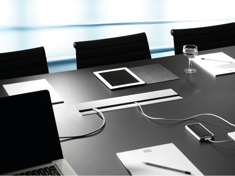 Bachmann CONFERENCE / TOP FRAME 8-fach 3x CH T13, 1x USB-Charger, 4x CM (909.0172) Lieferung ohne Rahmen Bachmann CONFERENCE / TOP FRAME 8-fach 3x CH T13, 1x USB-Charger, 4x CM (909.0172) Lieferung ohne Rahmen