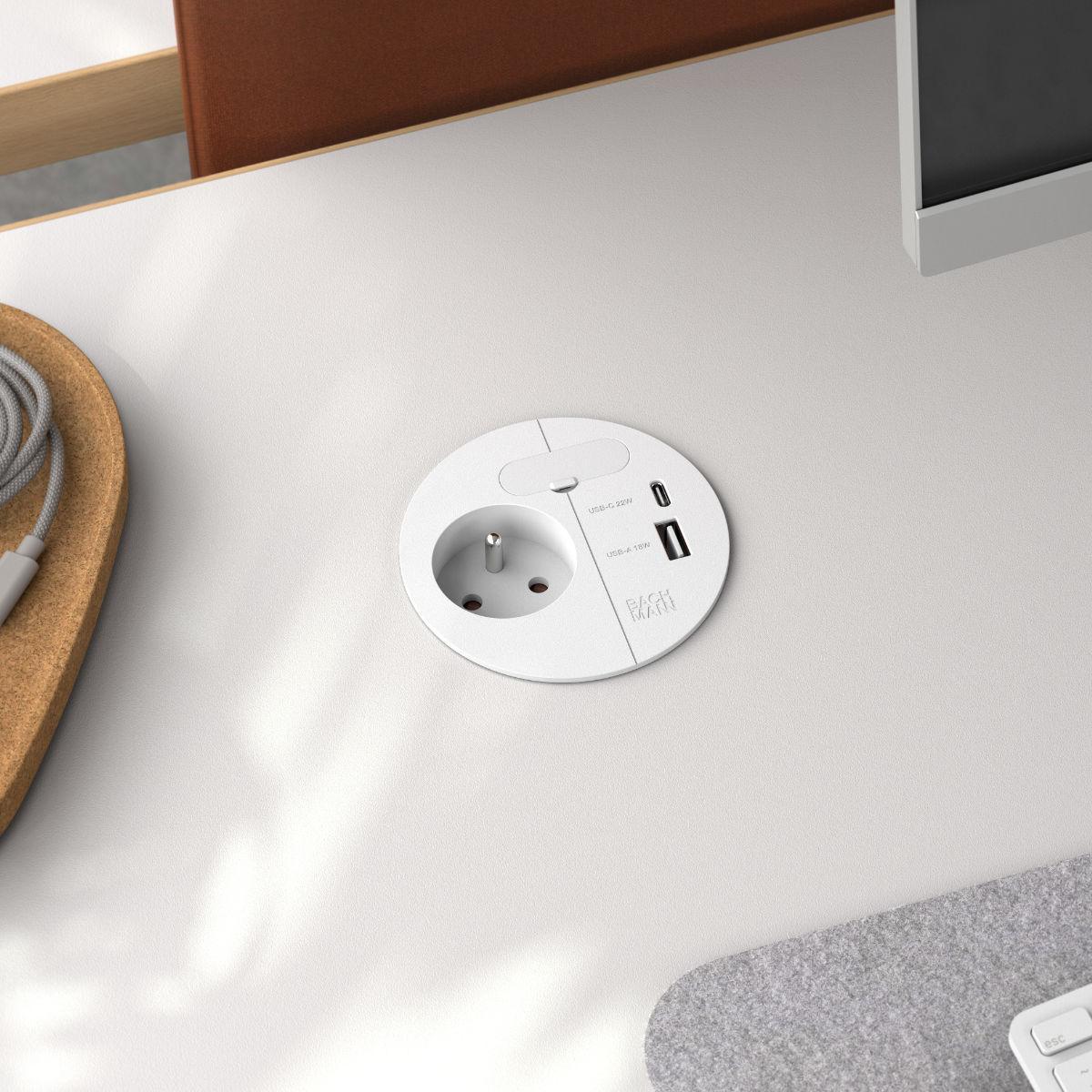 Bachmann LOOP IN CHARGE UTE Steckdose USB A/C Montagestecker, weiß (938.304), Anwendungsbeispiel Bachmann LOOP IN CHARGE UTE Steckdose USB A/C Montagestecker, weiß (938.304), Anwendungsbeispiel