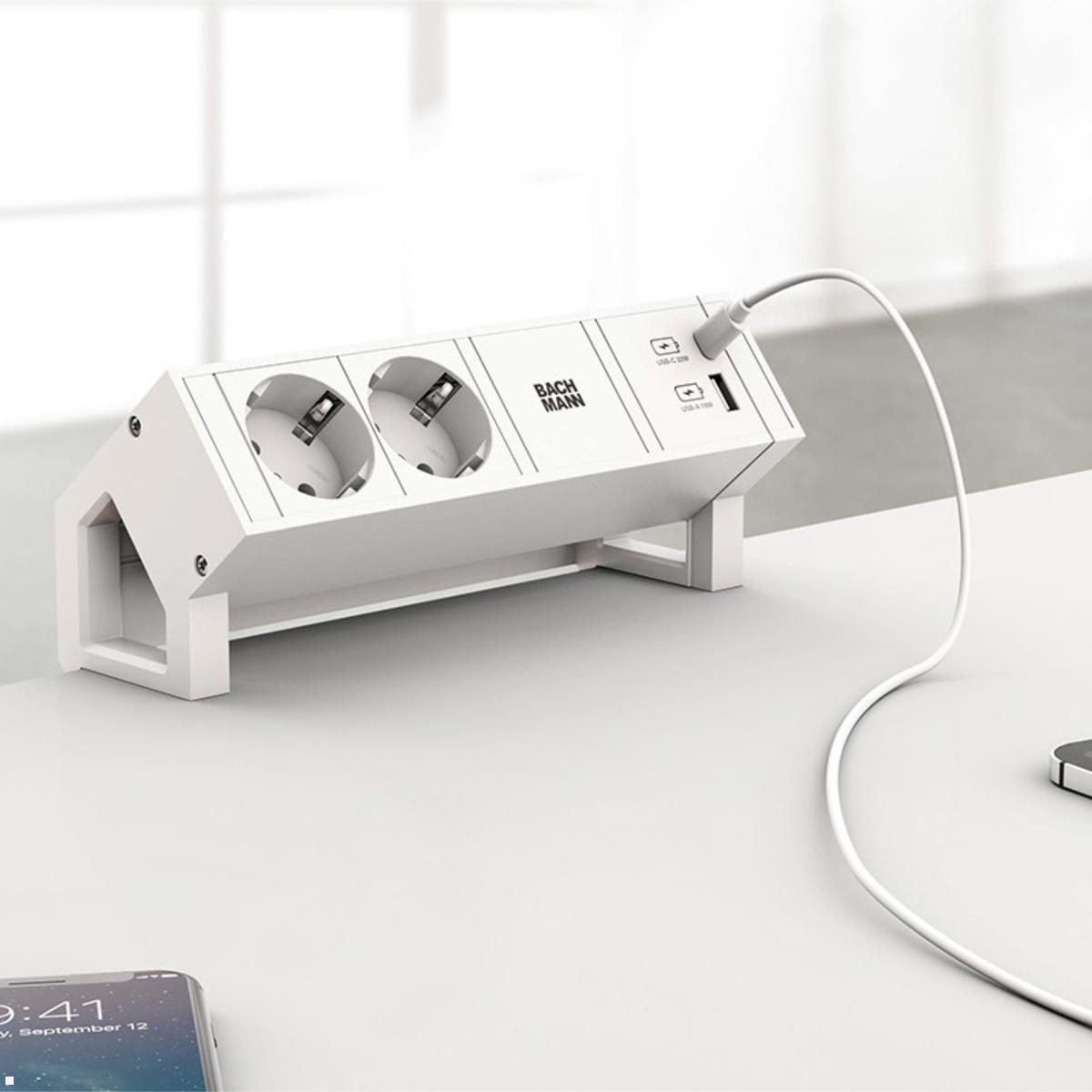 Bachmann DESK 2 2x Steckdose 1x USB-Charger A/C 1x CM (902.965), schwarz, Anwendung, Abb. ähnlich Bachmann DESK 2 2x Steckdose 1x USB-Charger A/C 1x CM (902.965), schwarz, Anwendung, Abb. ähnlich