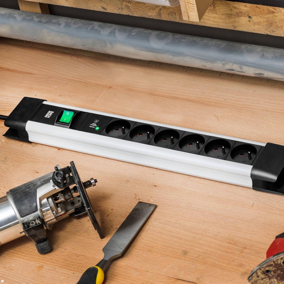 Bachmann CONNECTUS 6x UTE Steckdose, 1x USB A/C, 1x Schalter, grau (BM005939) Anwendungsbeispiel