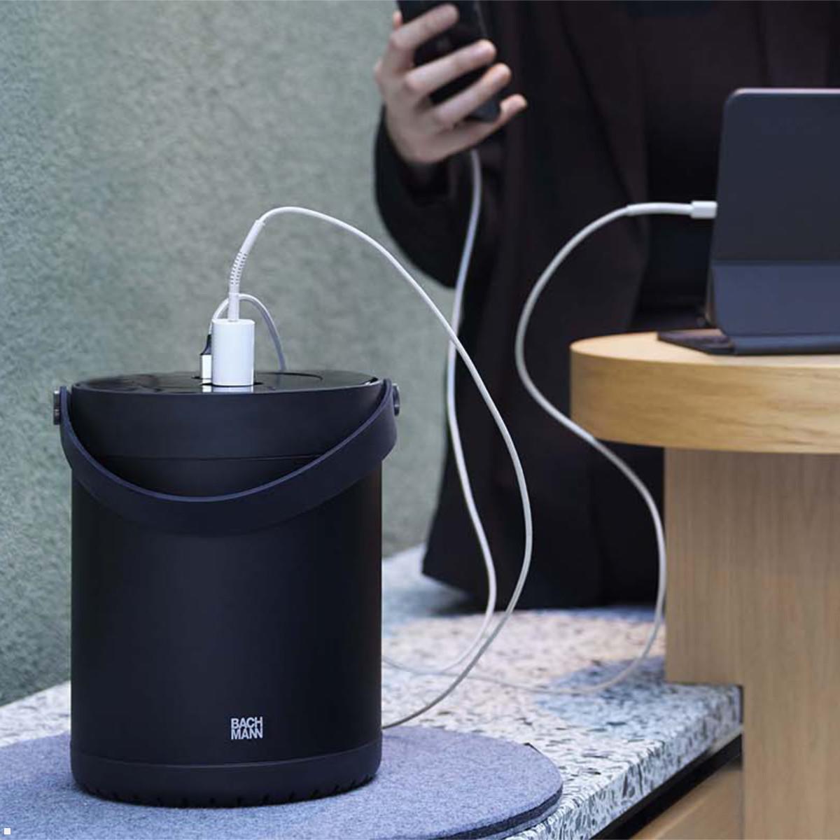 Bachmann MOV:E mit 1x Steckdose 1x USB-Charger A/C (702.5000), für viele Geräte Bachmann MOV:E mit 1x Steckdose 1x USB-Charger A/C (702.5000), für viele Geräte