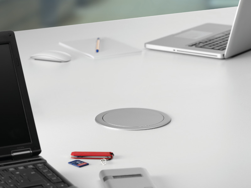 Bachmann 904.010 LIFT 2x Schuko 2x CAT6 1x VGA versenkt