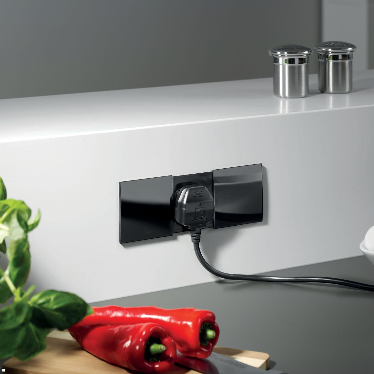 Bachmann DUE 2-fach Steckdose mit Zuleitung, Deckel schwarz (929.000DB), Küche Bachmann DUE 2-fach Steckdose mit Zuleitung, Deckel schwarz (929.000DB), Küche