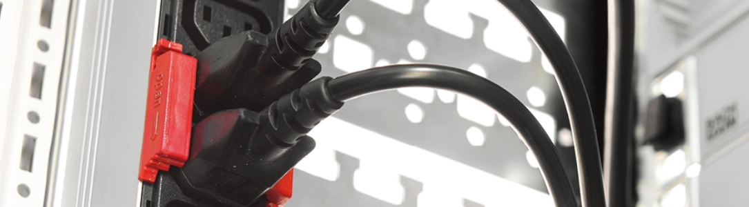 Bachmann IT PDU Basic vertikal 19 Zoll Serverschrank Steckdosenleiste Bachmann IT PDU Basic vertikal 19 Zoll Serverschrank Steckdosenleiste