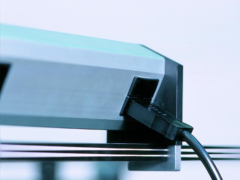 Bachmann DESK 1 3x Steckdose 2x CAT5e 1x VGA (339.1005) GST18 Zuleitung Bachmann DESK 1 3x Steckdose 2x CAT5e 1x VGA (339.1005) GST18 Zuleitung