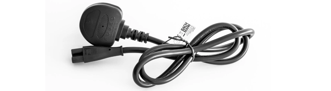 Bachmann Kabel Leitungen Steckdosenleiste Tischanschlussfeld Bachmann Kabel Leitungen Steckdosenleiste Tischanschlussfeld